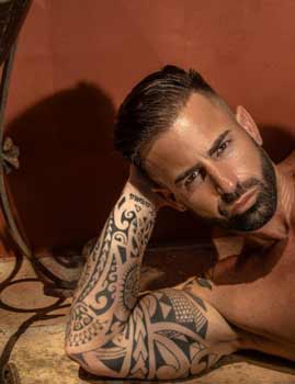 Available male strippers in Cadiz