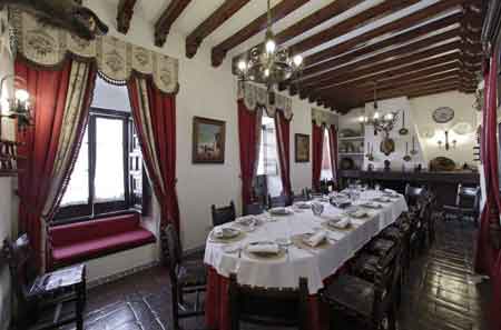 Restaurant for bachelor party with show in Cordoba - Spain